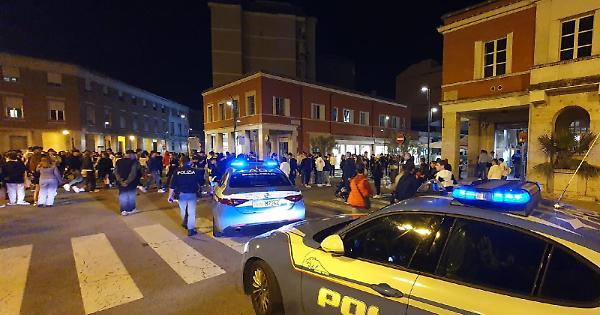 Aggressione In Pieno Centro Giovane Picchiato E Accerchiato Latina Oggi