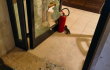 Ladro solitario in azione nel ristorante