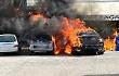 Violento incendio al centro Lestrella, un suv e due auto a fuoco