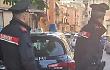 Fermato in auto con coltello e bastone, rifiuta i test antidroga: denunciato