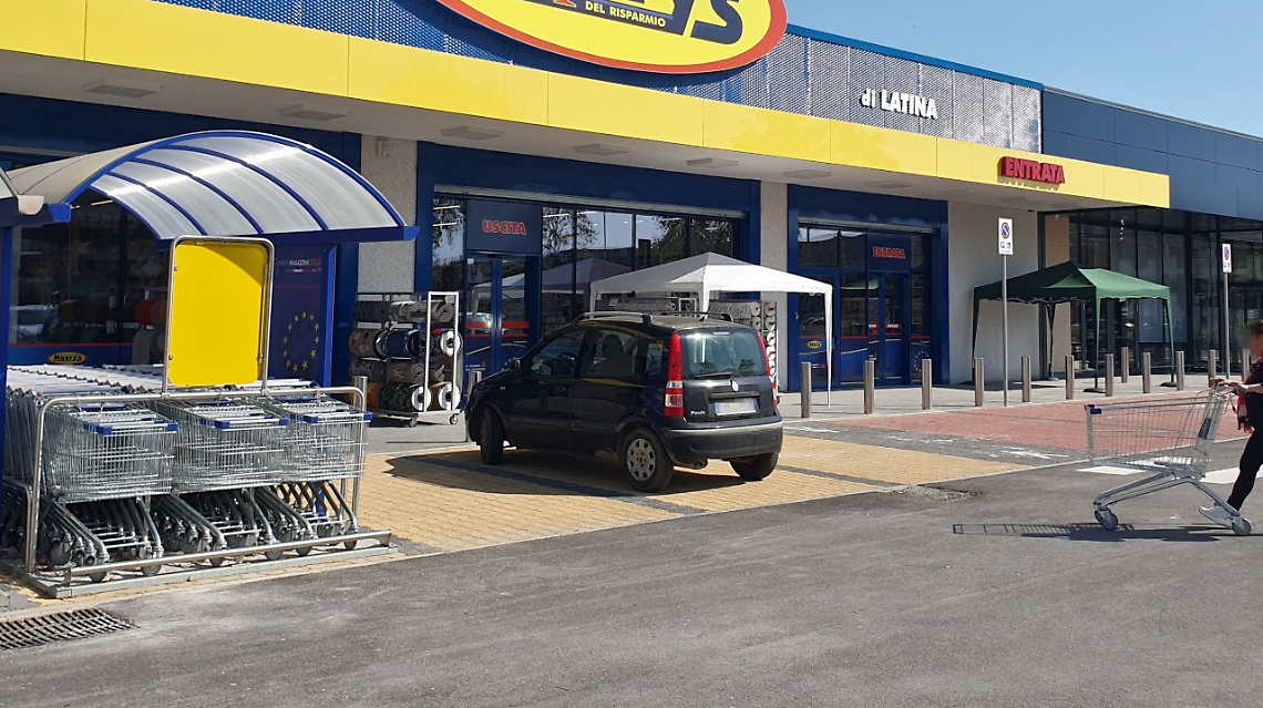 Apre uno dei negozi del megastore in Q3, scatta la diffida