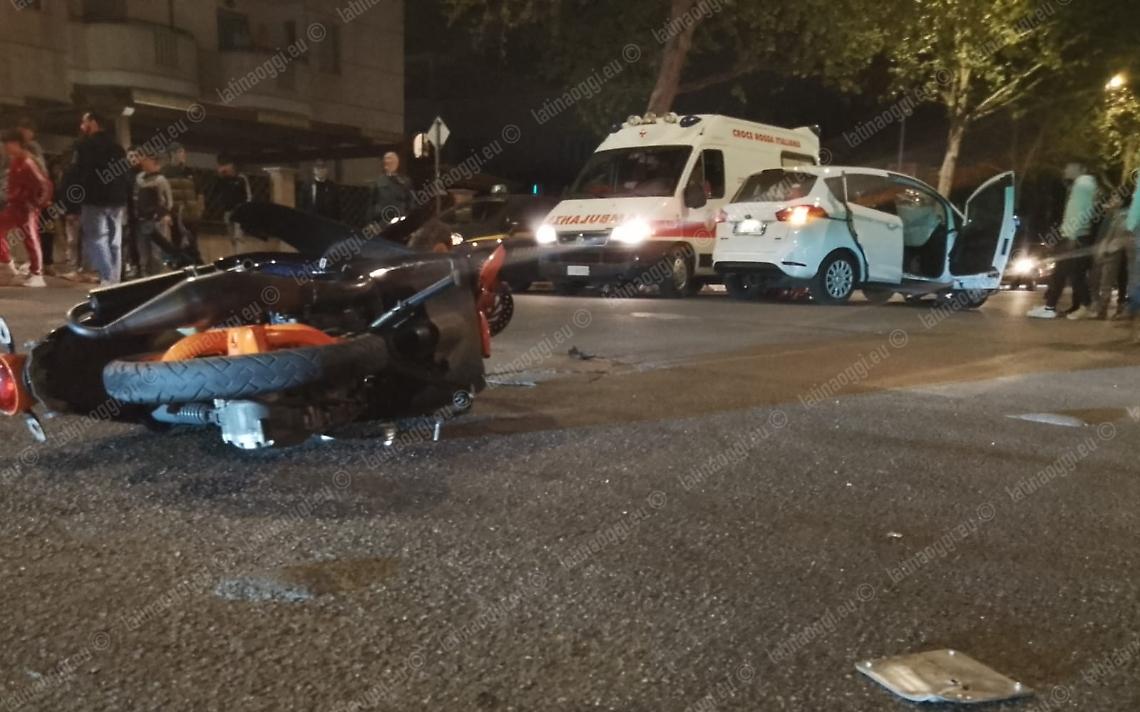 Incidente in centro, il 16enne è uscito dal coma