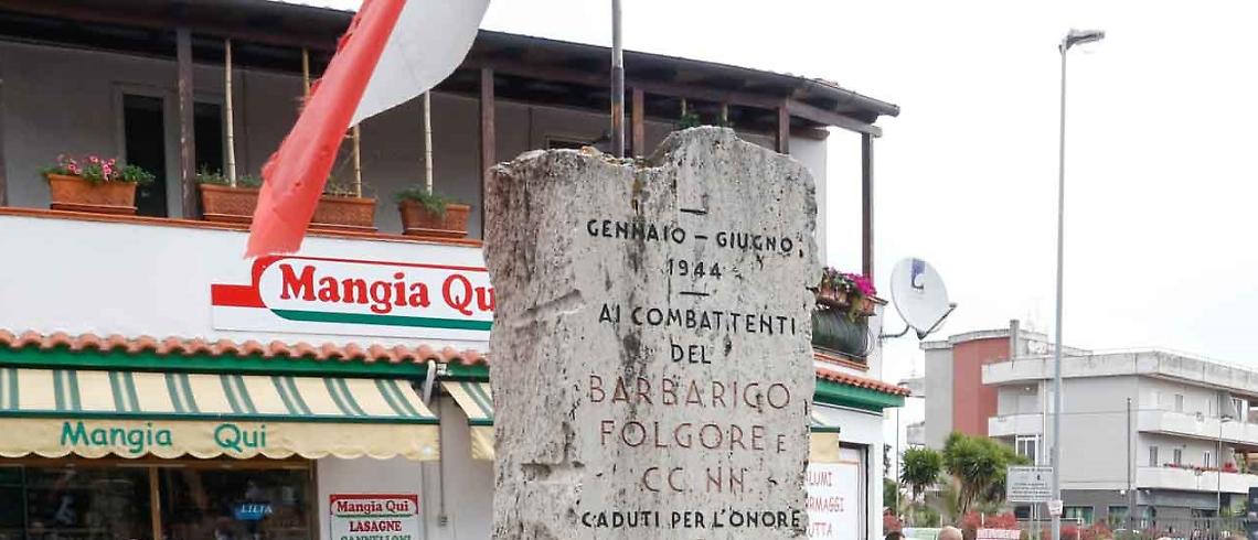 Il consigliere di FdI a Campoverde per omaggiare i caduti della X Mas, Pd e Azione: inaccettabile