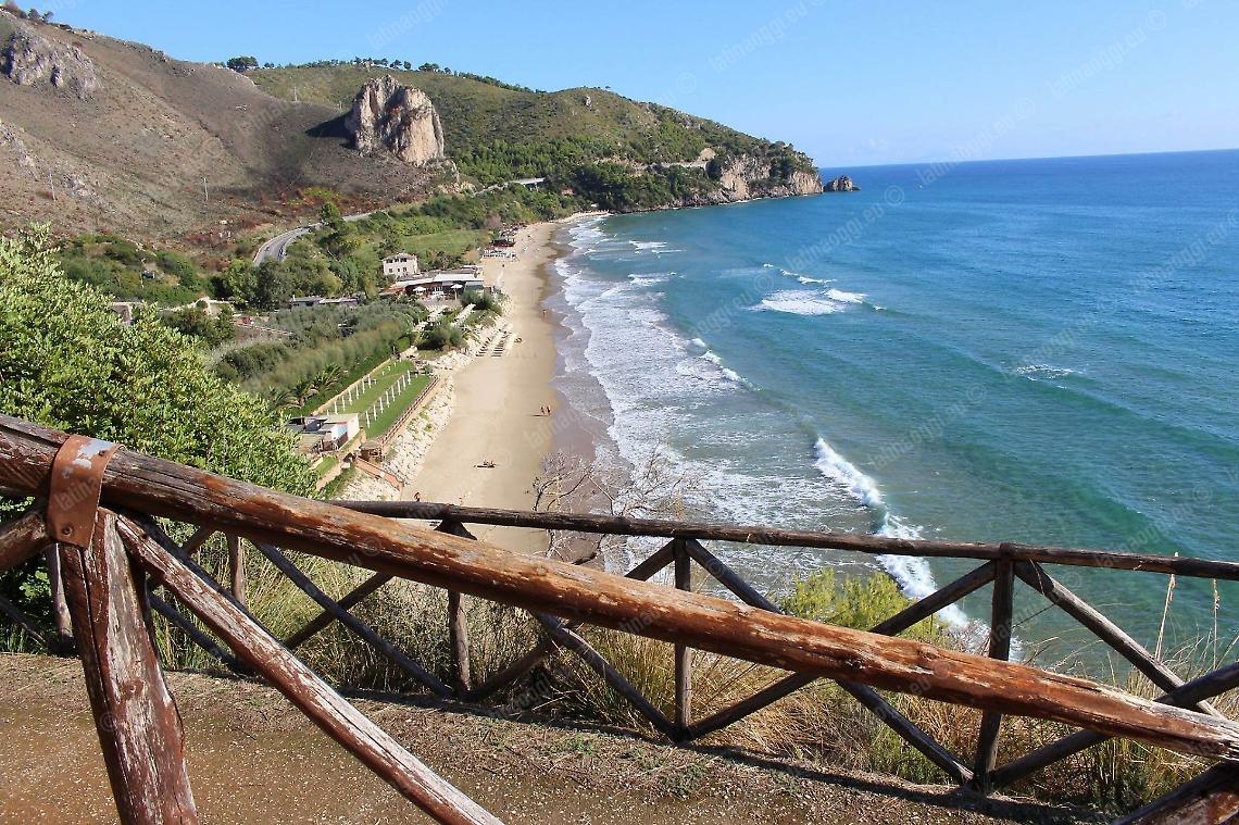 Bazzano, la spiaggia deve essere fruibile