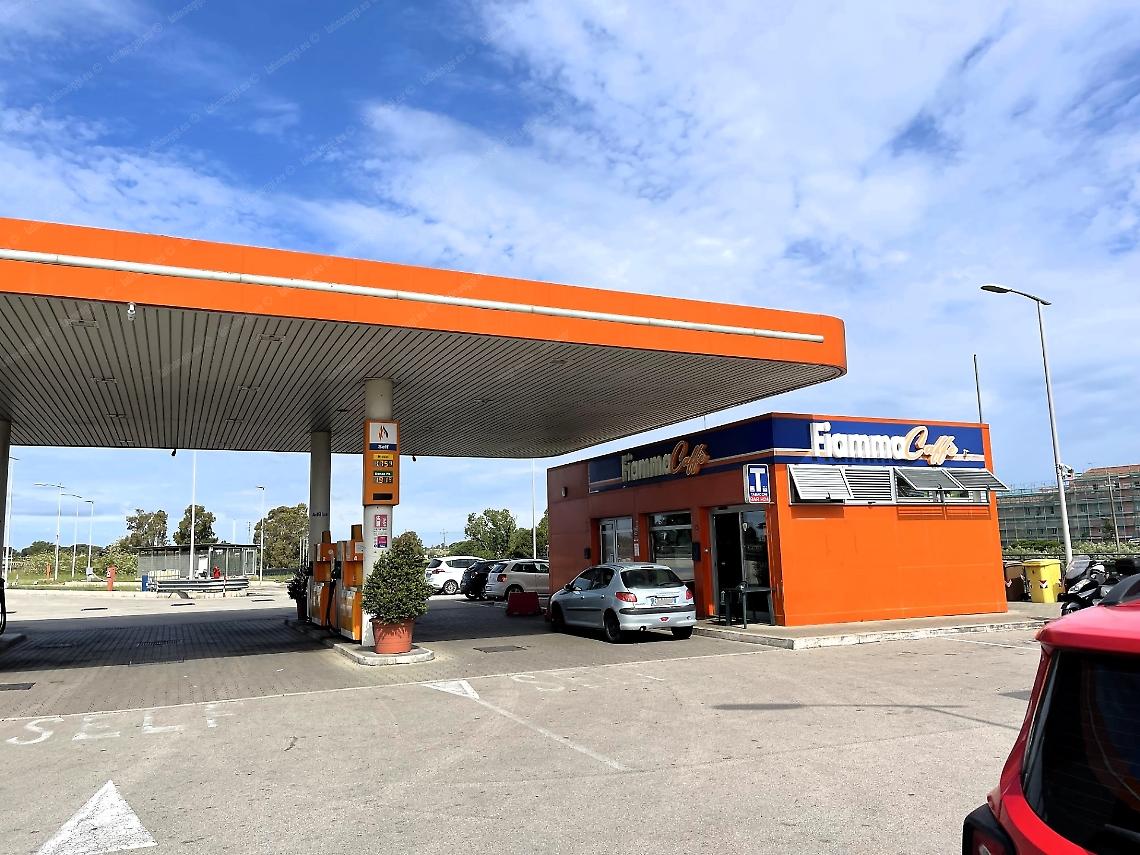 Due assalti col fucile a pompa al ristorante orientale e alla stazione di servizio 