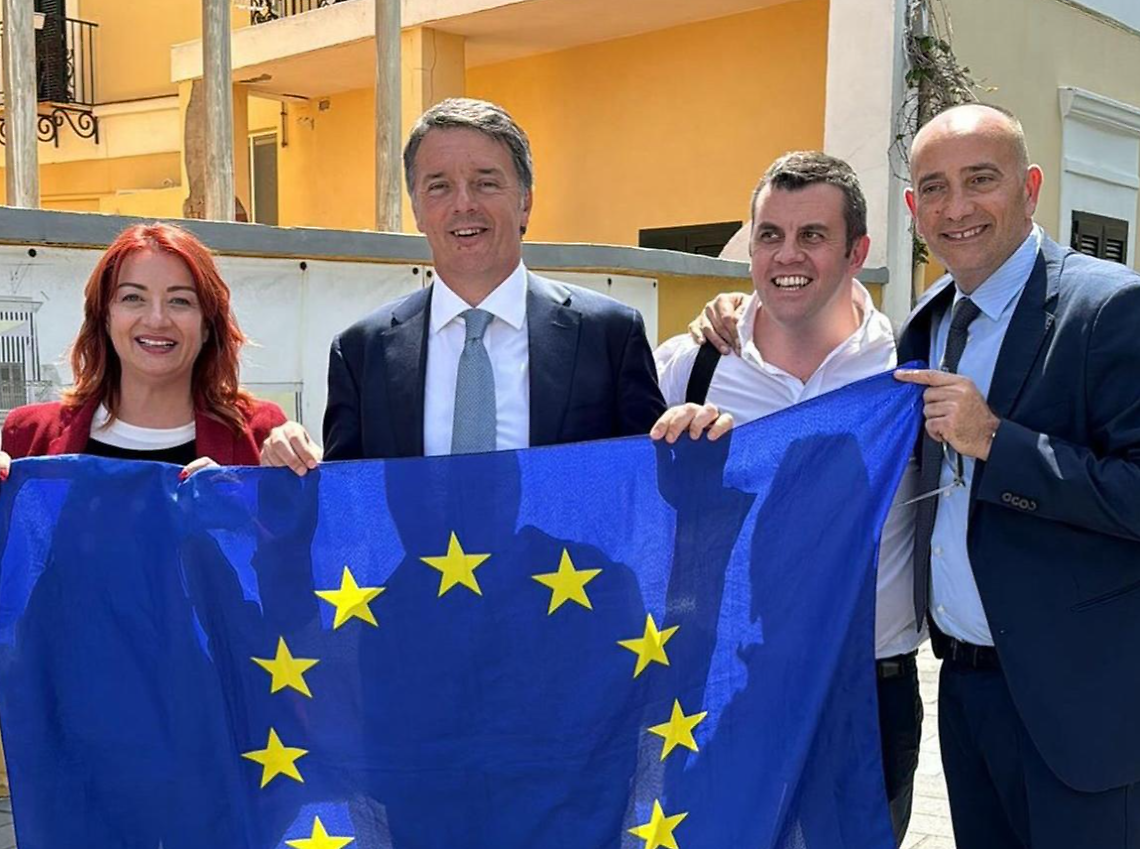 Renzi a Ventotene, blitz per la Festa dell’Europa