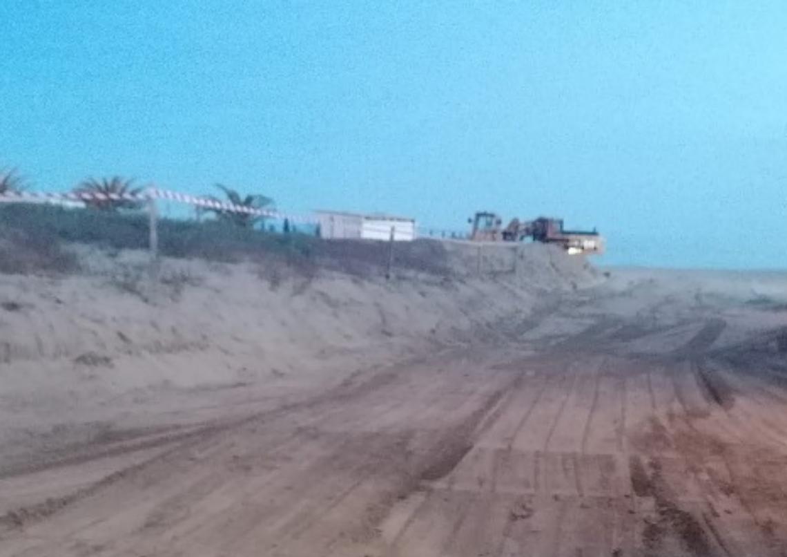 Ruspa in spiaggia, scoppia il caso