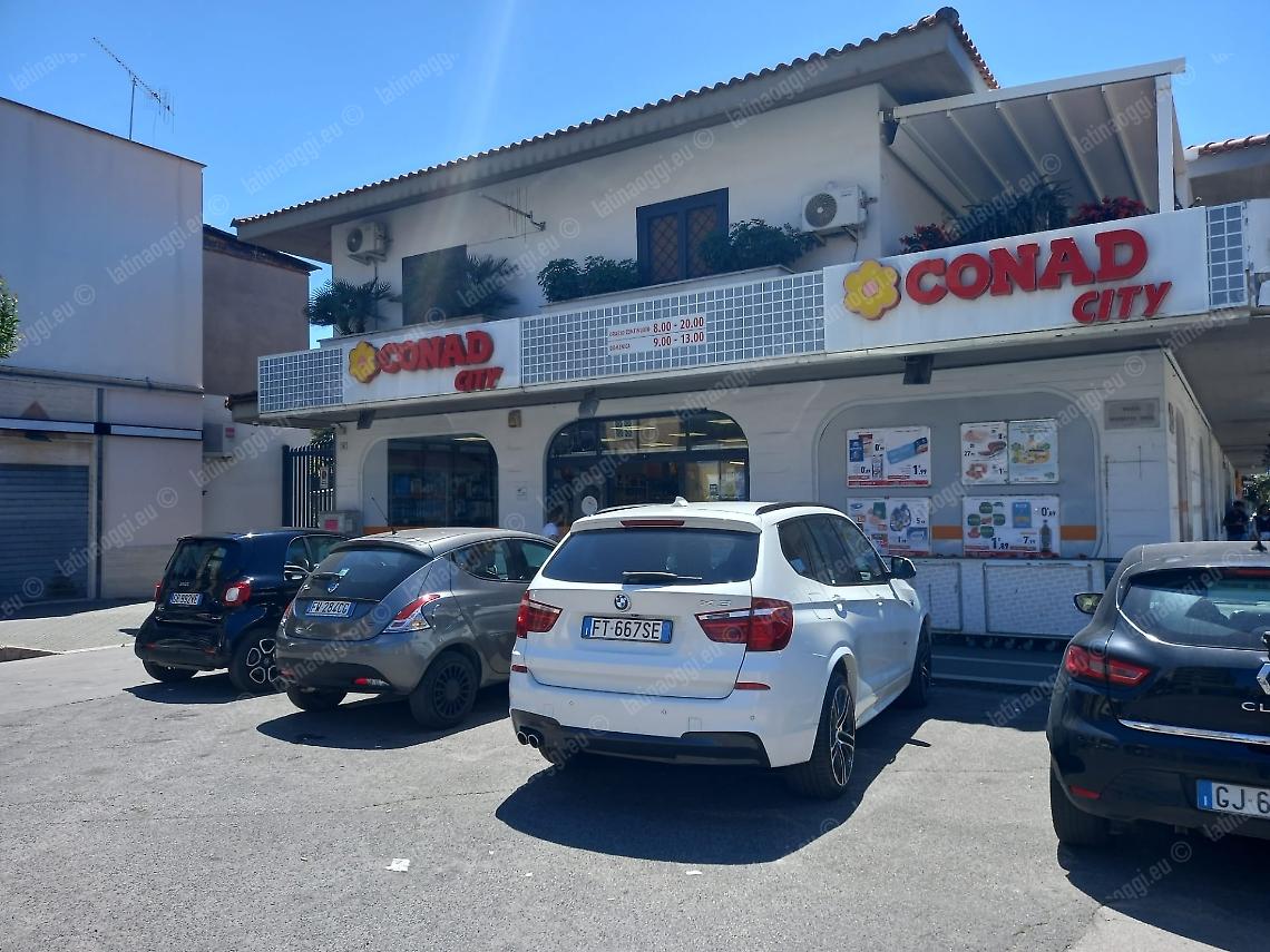 Piazza Benedetto Croce, colpo notturno al supermercato