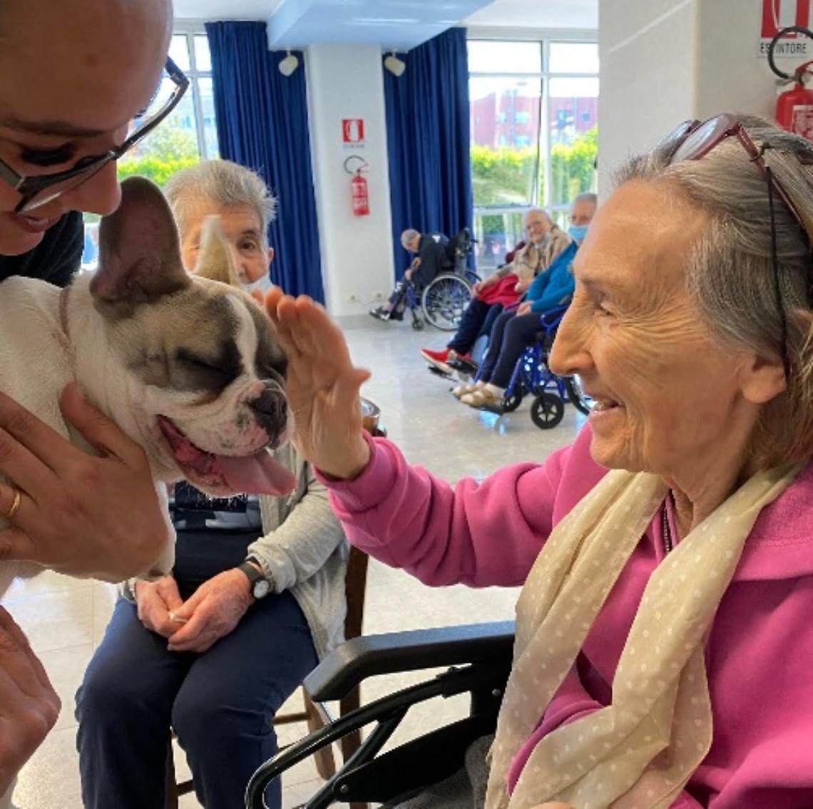 Un cane per gli anziani con il progetto di Korian "Amici per la coda"