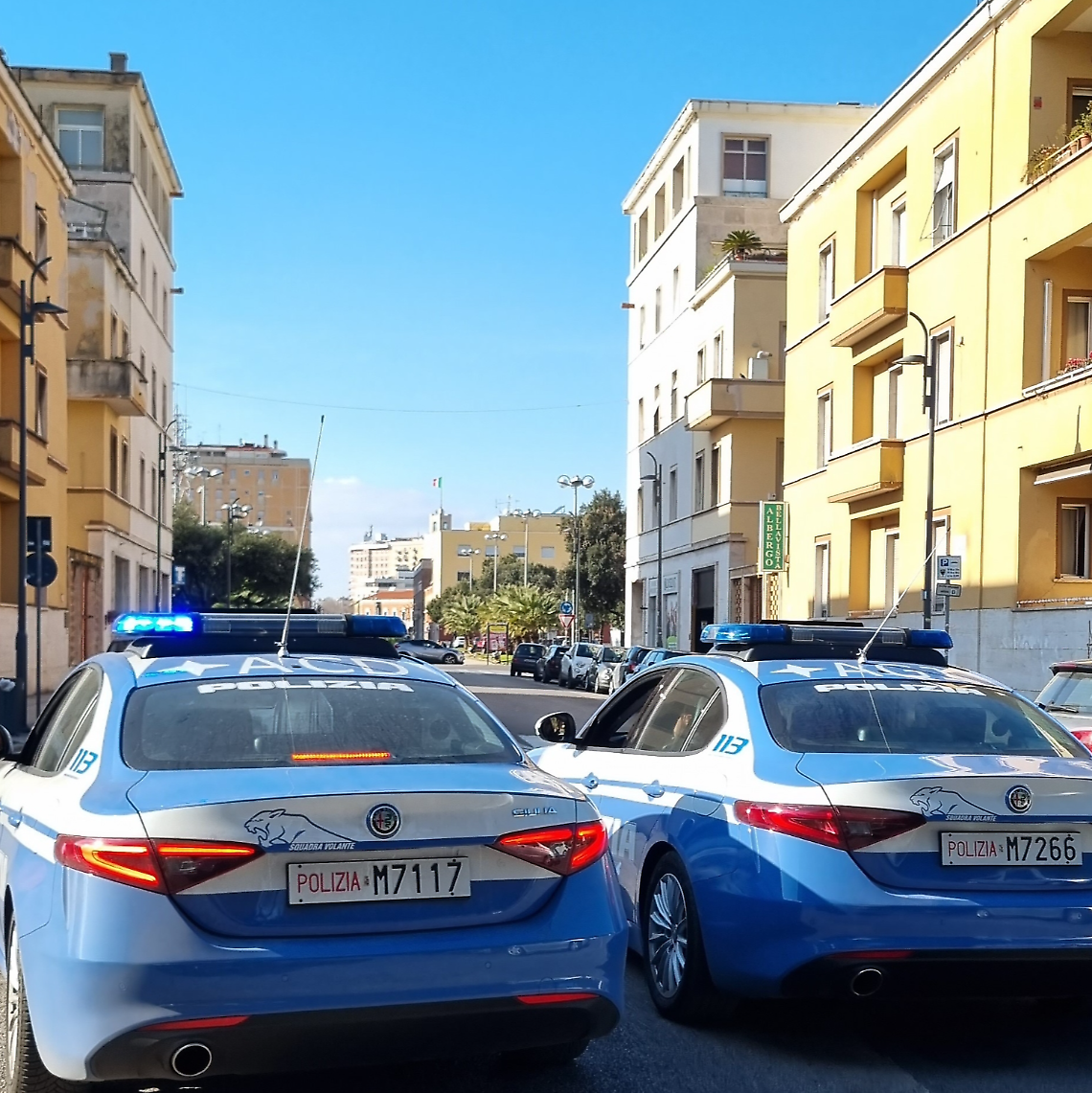 Petardi e fumogeni durante la partita, il Questore emette 4 Daspo