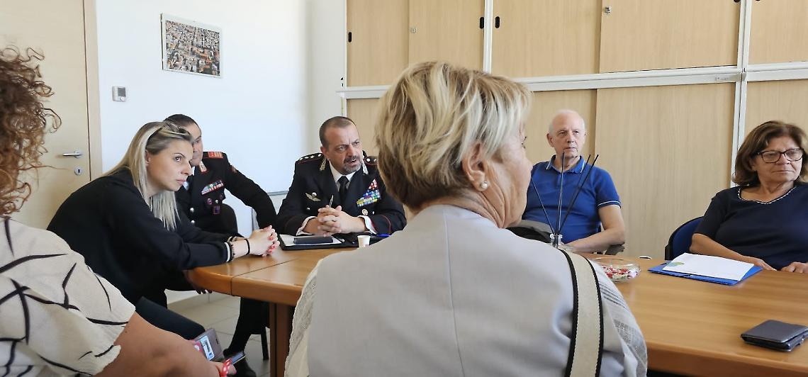 Una rete sinergica tra le istituzioni per aiutare gli anziani difendersi dalle truffe
