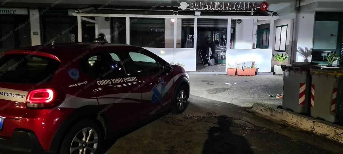 Guardia giurata sorprende i ladri, il furto riesce a metà