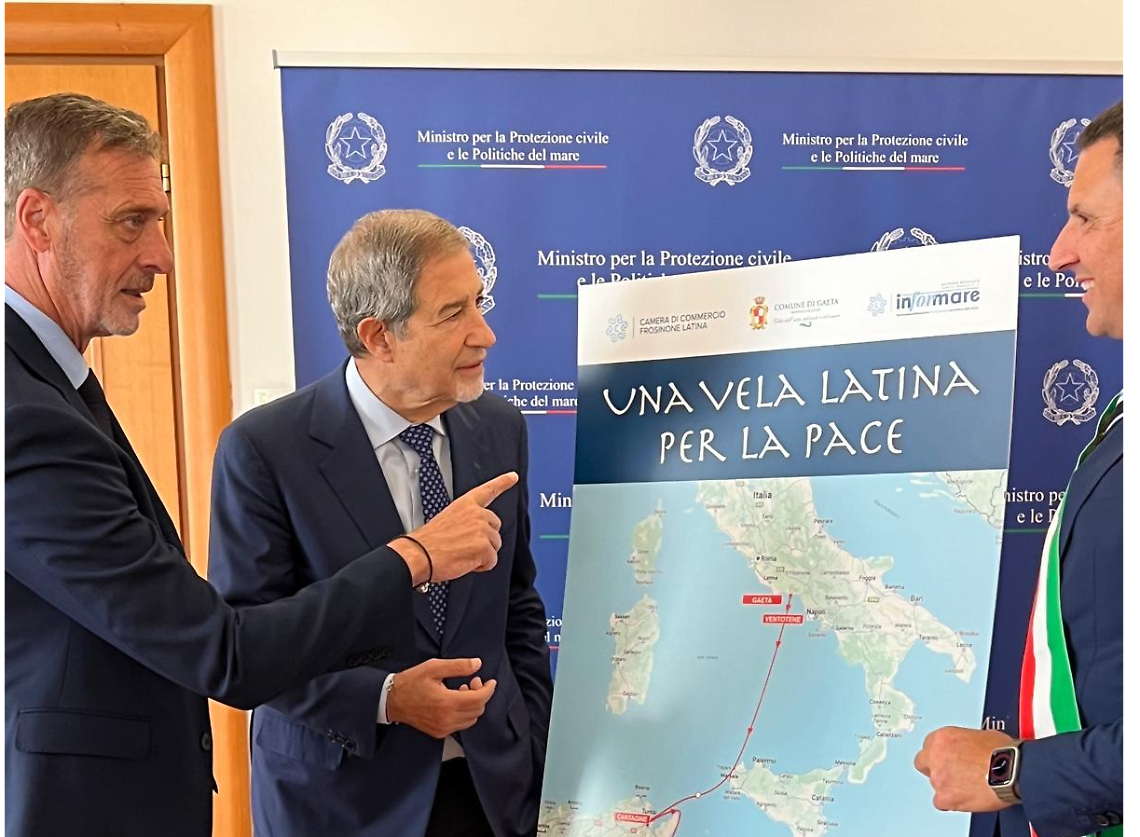 Inizia il viaggio della "Vela Latina per la pace"