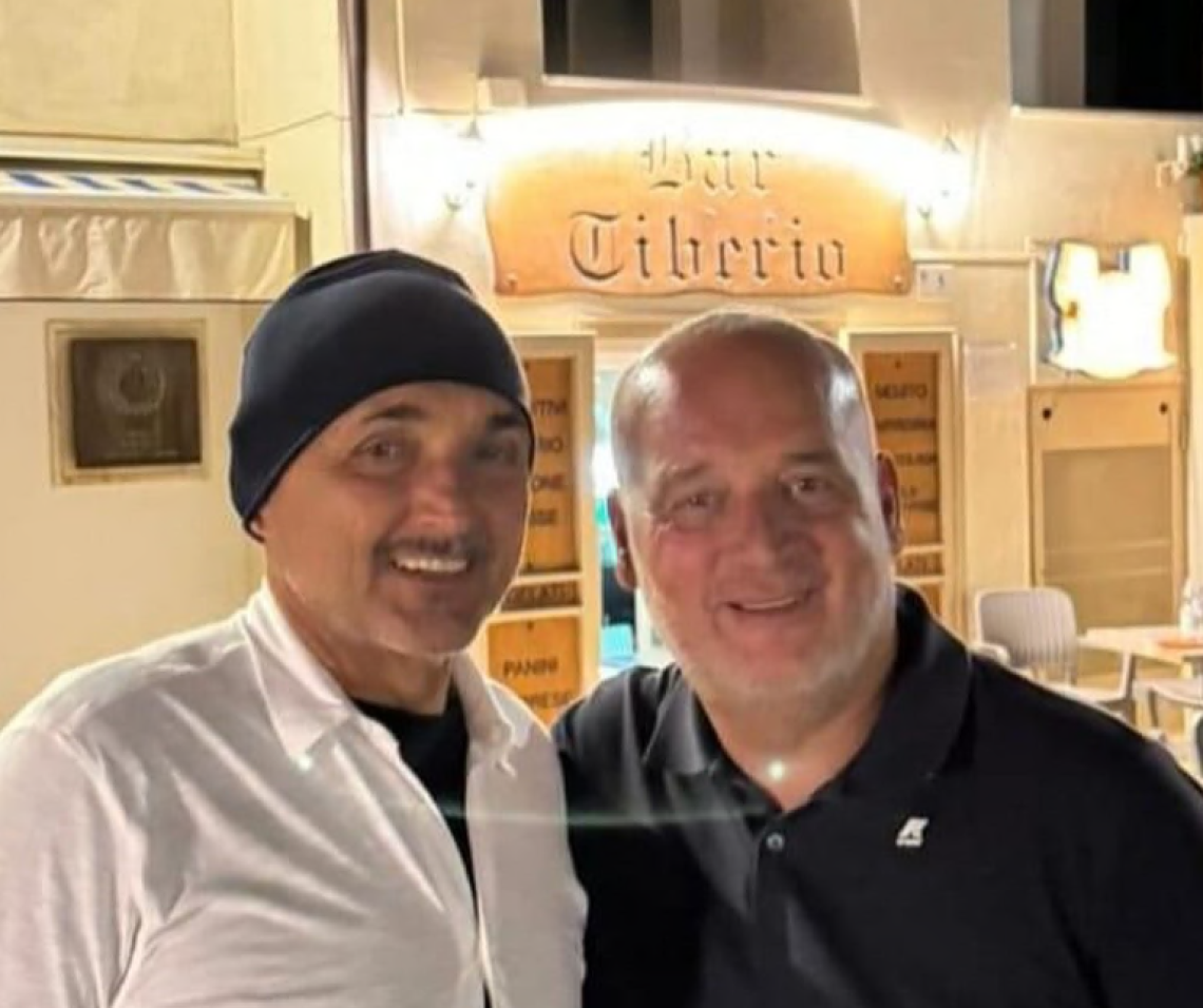 Il Ct Luciano Spalletti si gode un po' di relax a Sperlonga