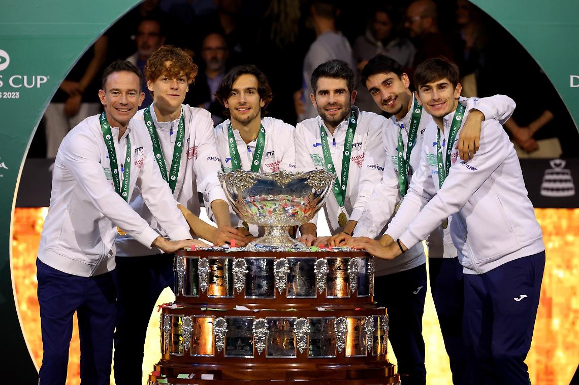 La Coppa Davis conquistata dall'Italia sbarca a Terracina