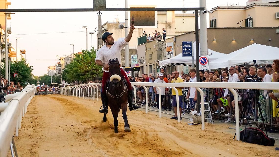 Torna a Cisterna il Palio dell'Anello