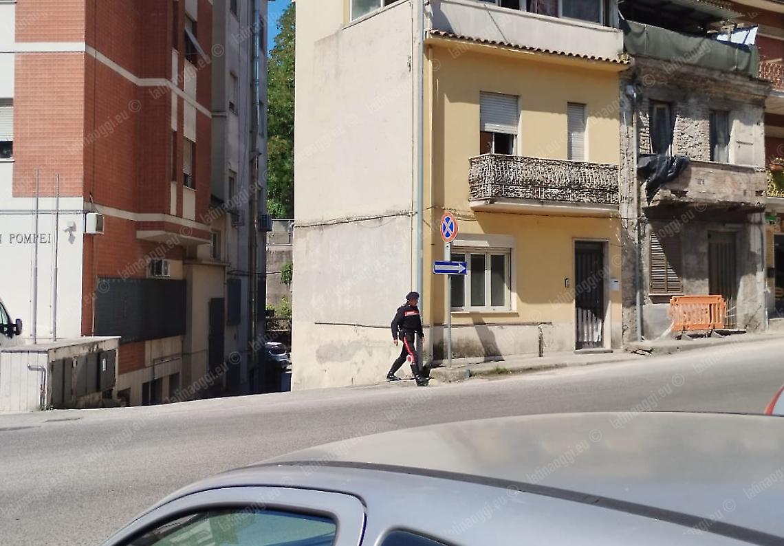 Accoltellato in strada nella notte. Muore un 24enne che lavorava a Formia