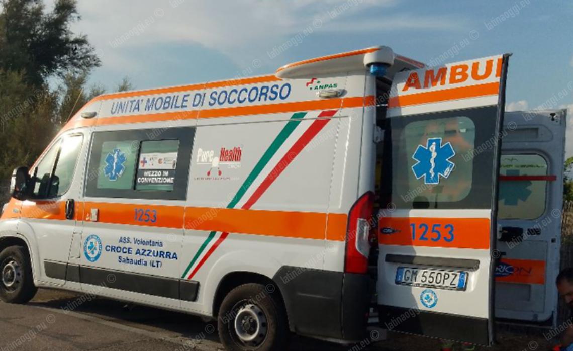 Cade da un ponteggioFerito un sessantenne