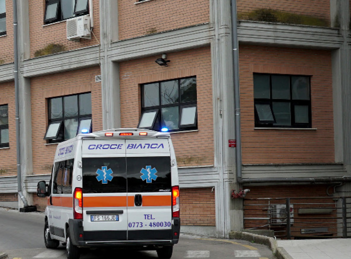 Ambulanze bloccate in pronto soccorso