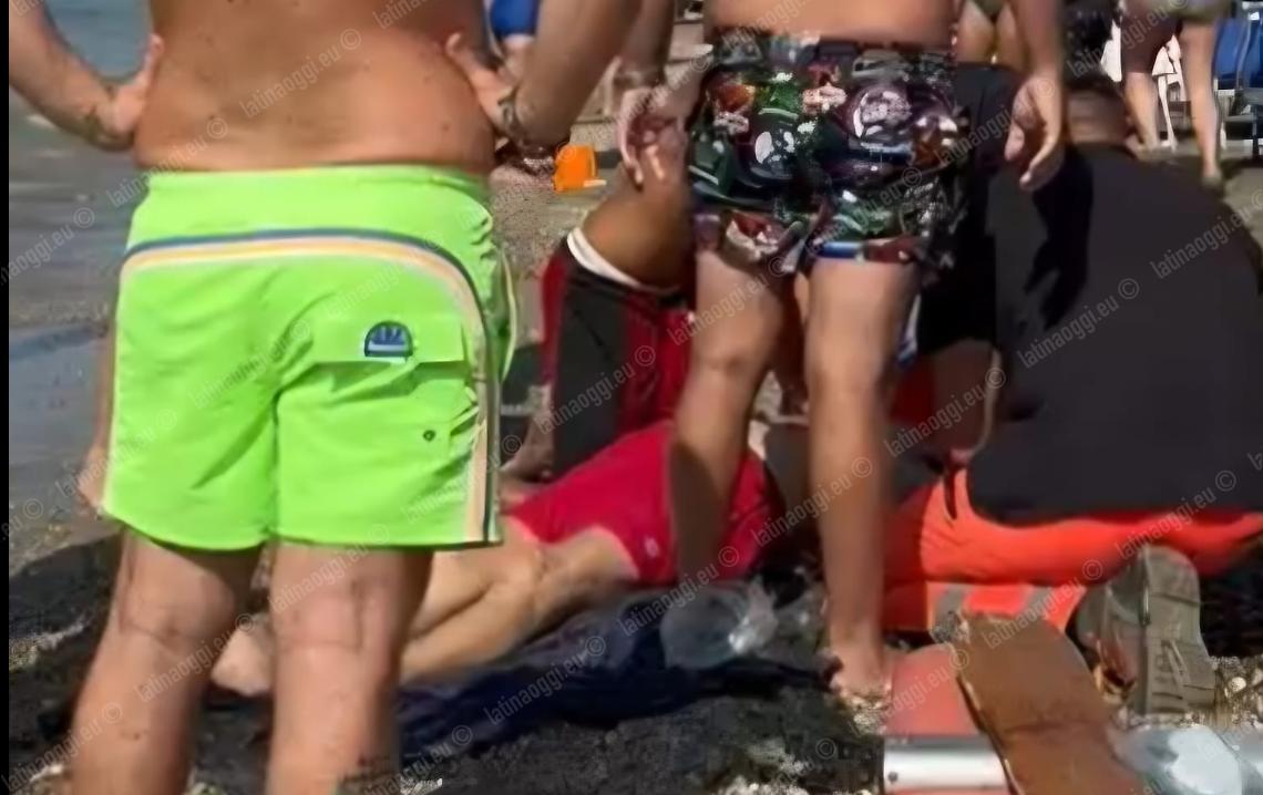 Altro dramma in spiaggia,  muore mentre fa il bagno