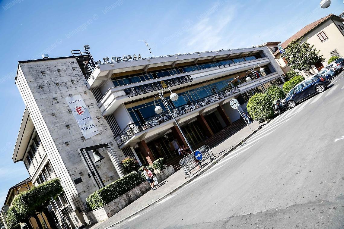 Aprilia, commissione d’accesso a un passo