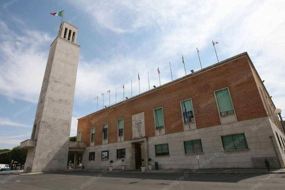 Caso Secci, il sindaco: piena fiducia in lui. Ma la minoranza tuona: «Riferisca in Aula»