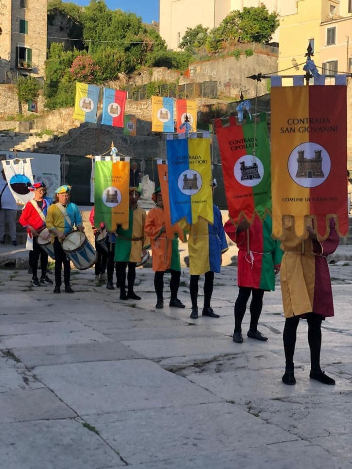 Torna il Palio delle Contrade, nel fine settimana un tuffo nel Medioevo nel centro storico alto