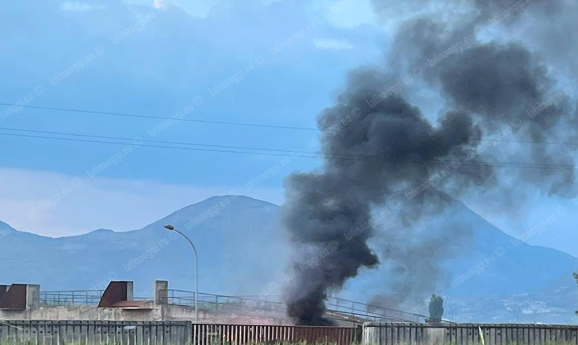 Brucia l’ex discarica di Quarto Iannotta. Al vaglio le immagini 