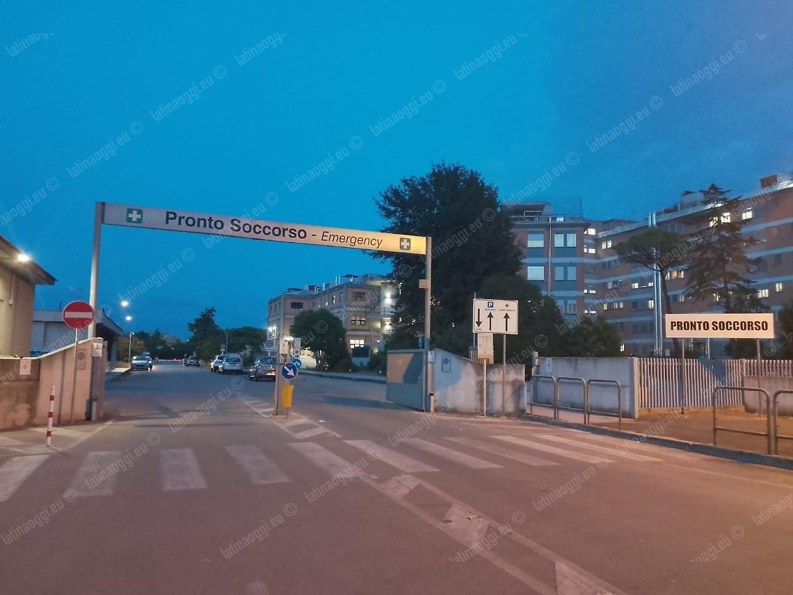 Muore dopo un drenaggio al Goretti, medico imputato