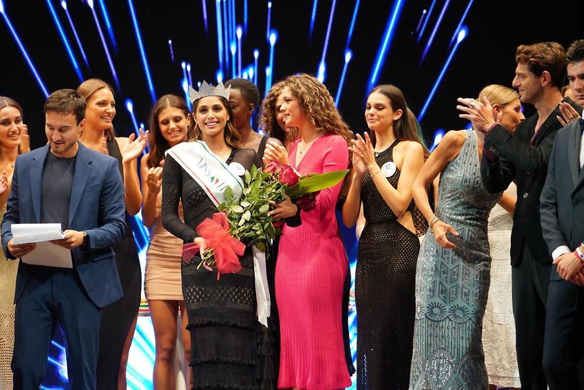 Ofelia Passaponti è la nuova Miss Italia, la 24enne di Siena conquista la corona