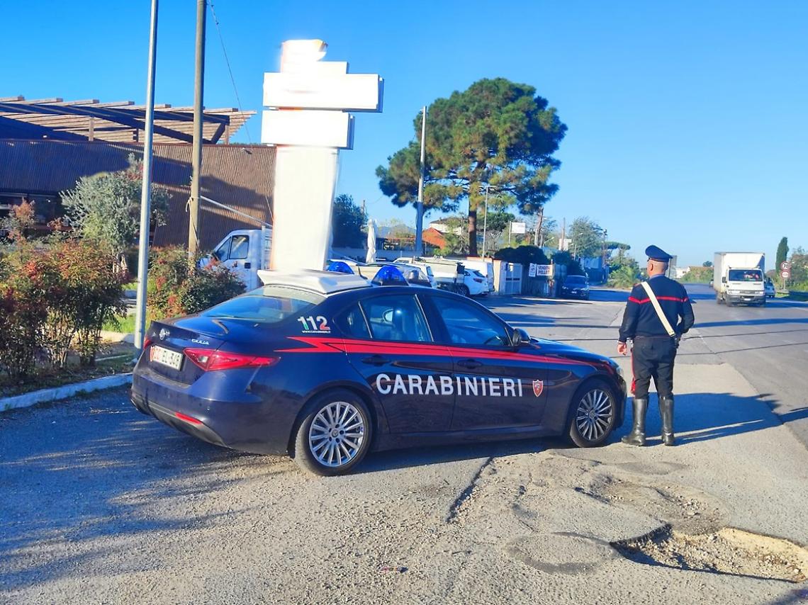 Terracina: ruba al supermercato e aggredisce le dipendenti per fuggire, arrestata 38enne