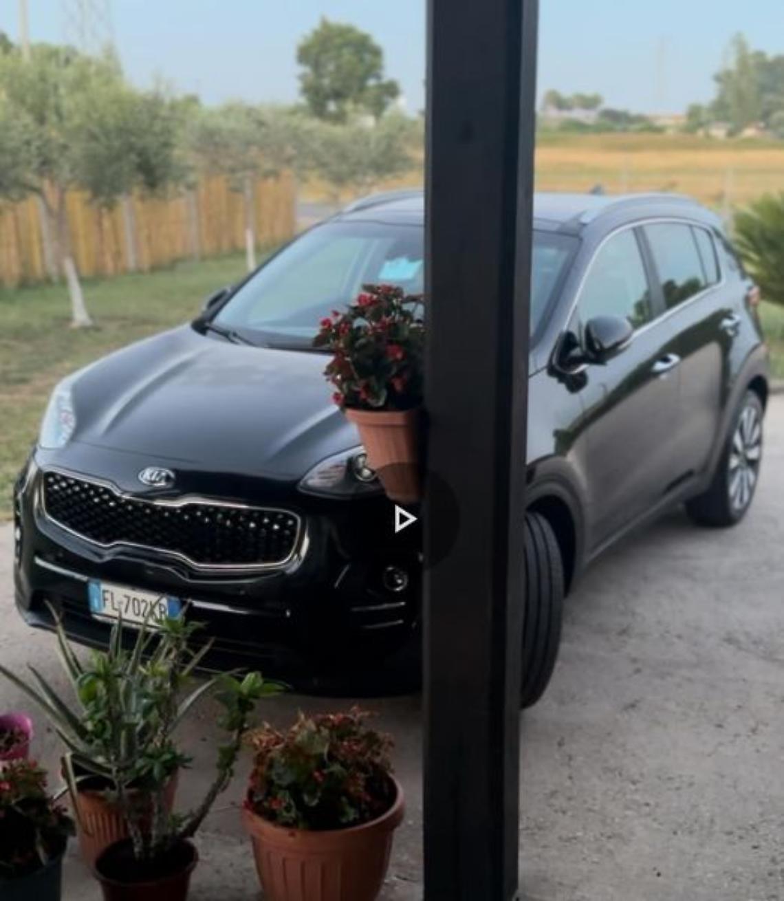 Gli rubano l'auto  mentre è in palestra, l'appello sui social