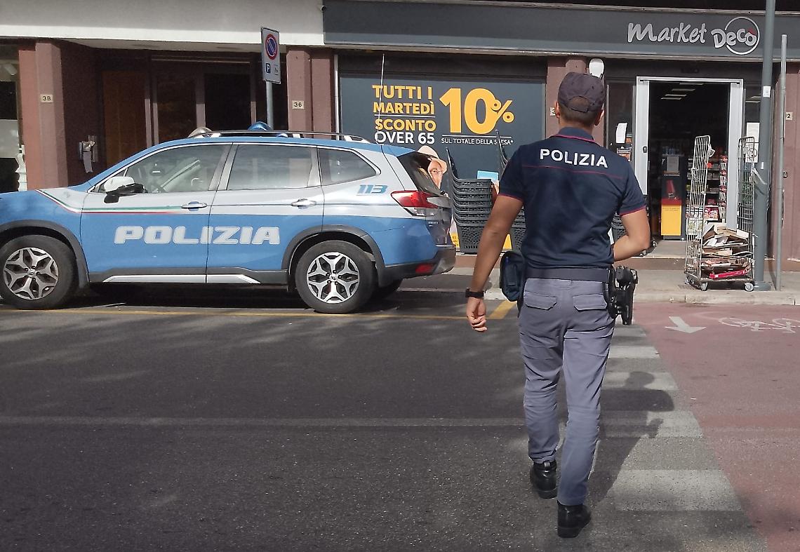Furto di energia nei supermercati, uno era aperto h24: imprenditore arrestato dalla Polizia