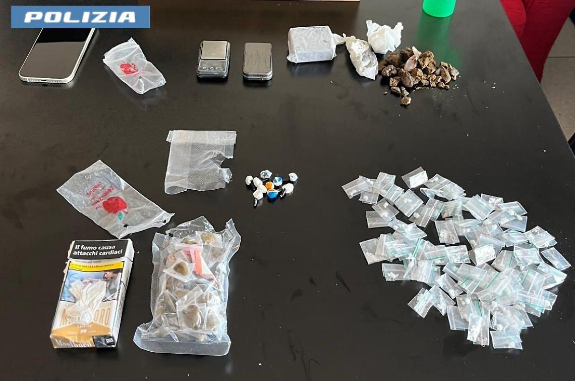 In onda su Striscia la Notizia, cambiano la zona di spaccio: scoperti e arrestati dalla Polizia