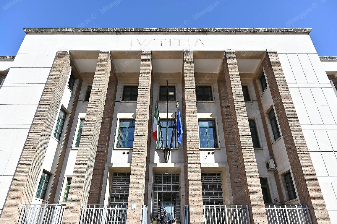 Palpeggia due minori: arriva la condanna 