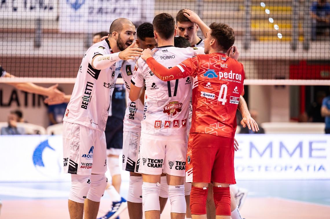 Cisterna Volley centra la prima vittoria davanti a Fefè De Giorgi