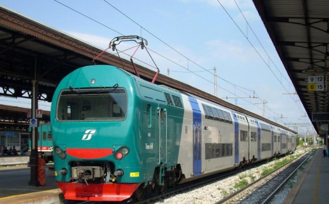 Ritrovato un ordigno bellico sulla ferrovia: treni sospesi tra Aprilia e Campo di Carne