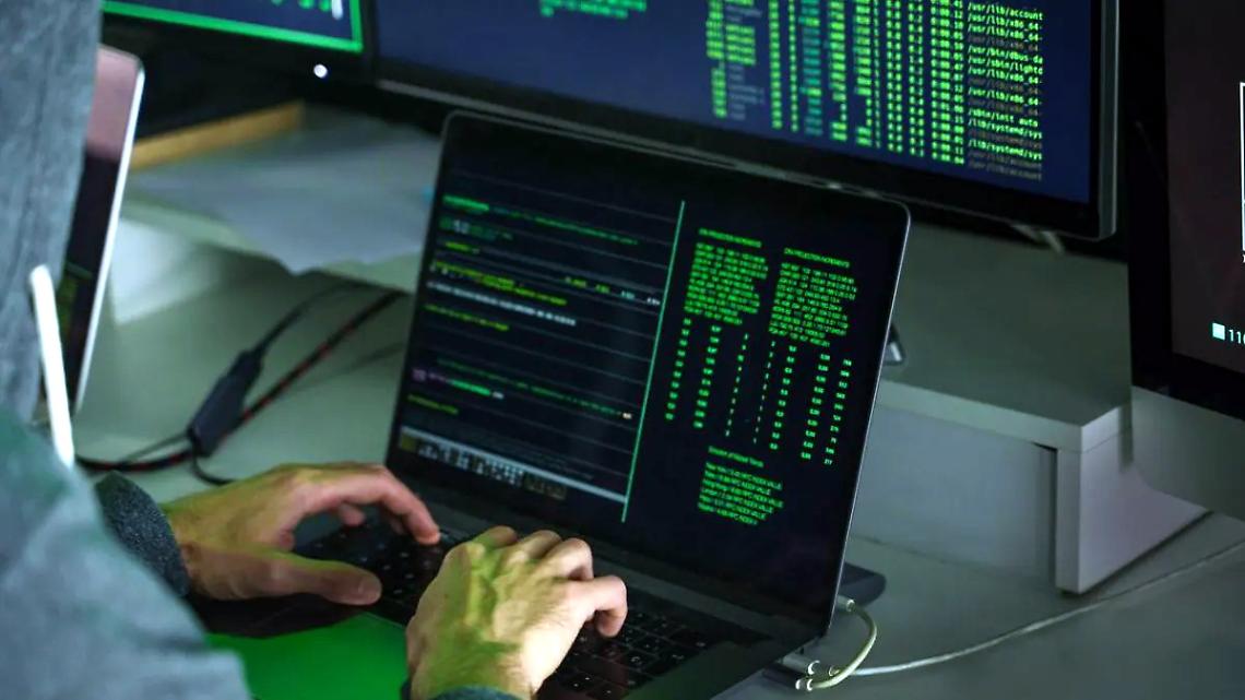 Spiavano i dipendenti con i trojan: otto ex lavoratori di Partesa intercettati illegalmente dai manager della multinazionale Heineken