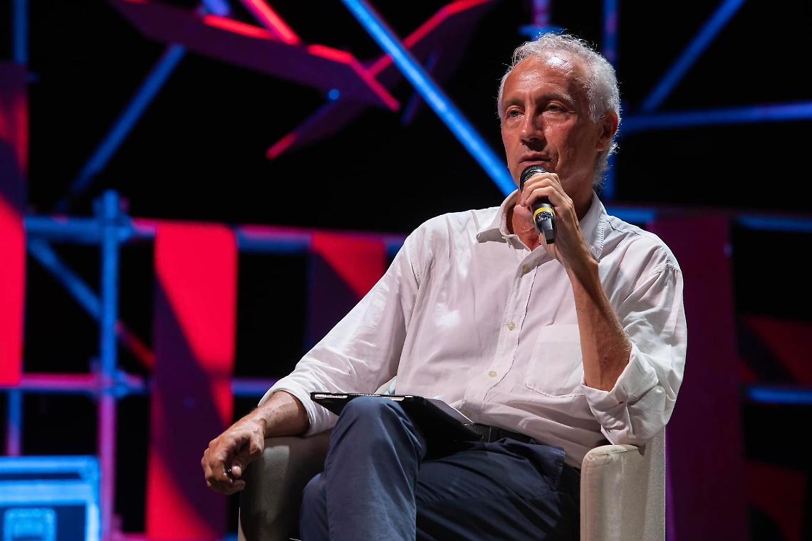 Marco Travaglio ad Aprilia: "Porto la politica nei teatri, per approfondire"