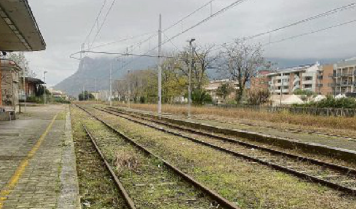 Un treno sospeso nel limbo da oltre 12 anni, odissea infinita