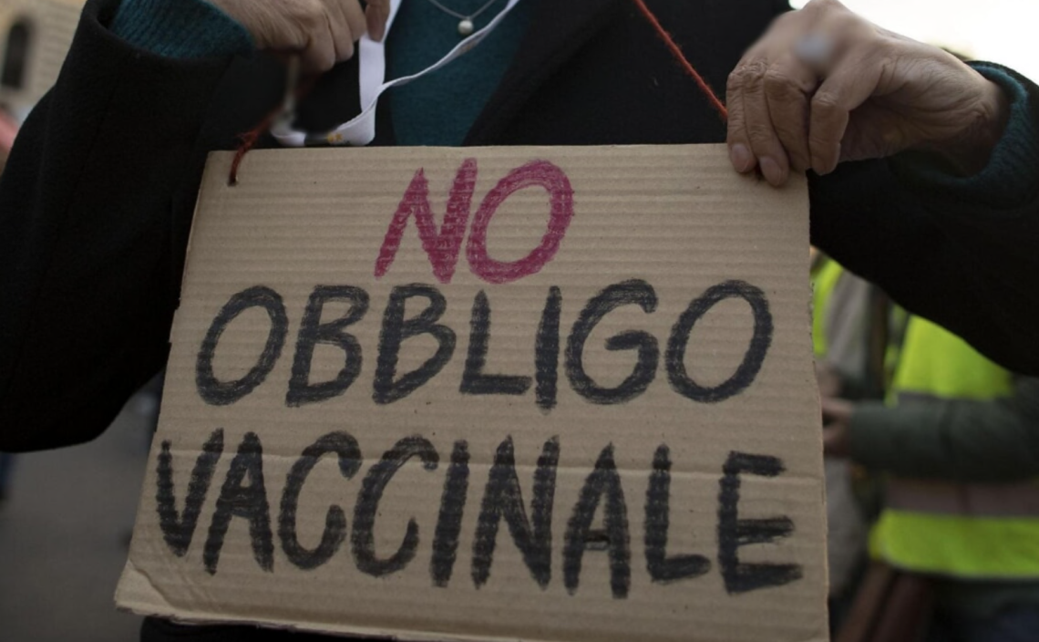 Cancellate le multe ai No-Vax, ma niente rimborsi: la scelta del Governo