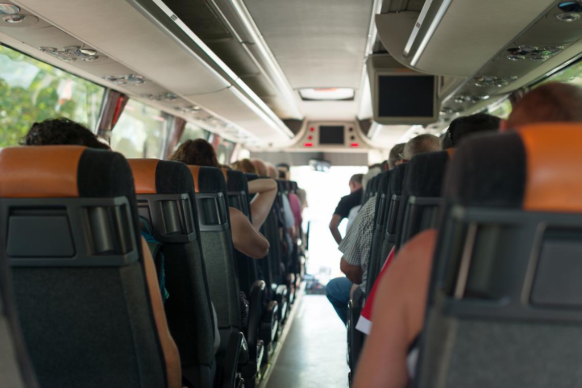 Si masturba sull'autobus davanti a una ragazza, denunciato un 48enne