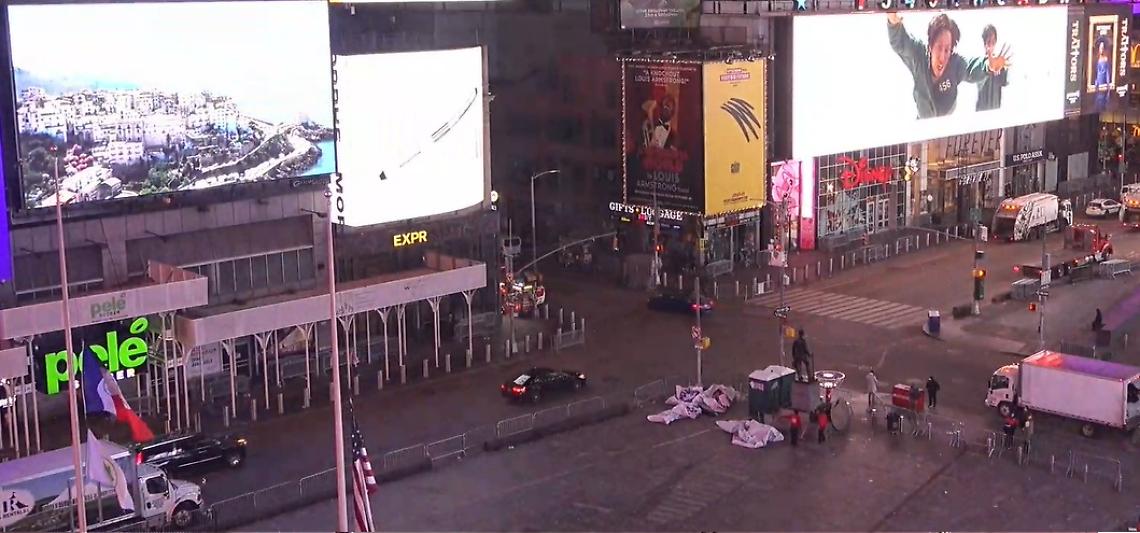 Sperlonga sugli iconici maxischermi di Times Square