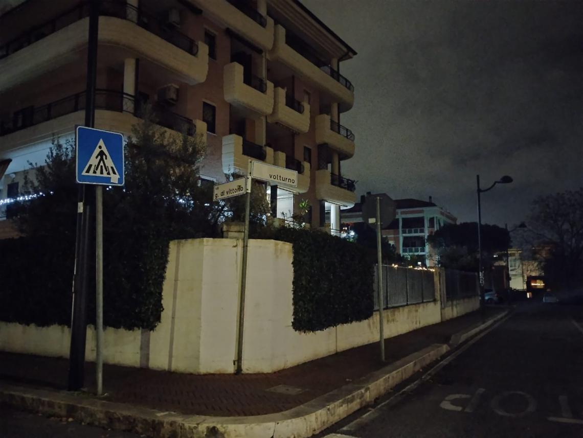 Strade al buio in centro, scatta la protesta
