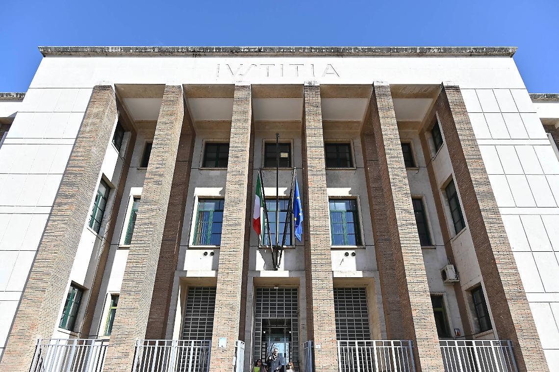 Corruzione e permessi facili: tutti assolti