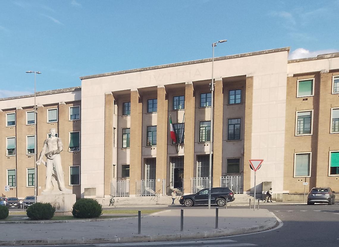 Abusi sessuali del professore di religione, il giudice: manipolava i minori