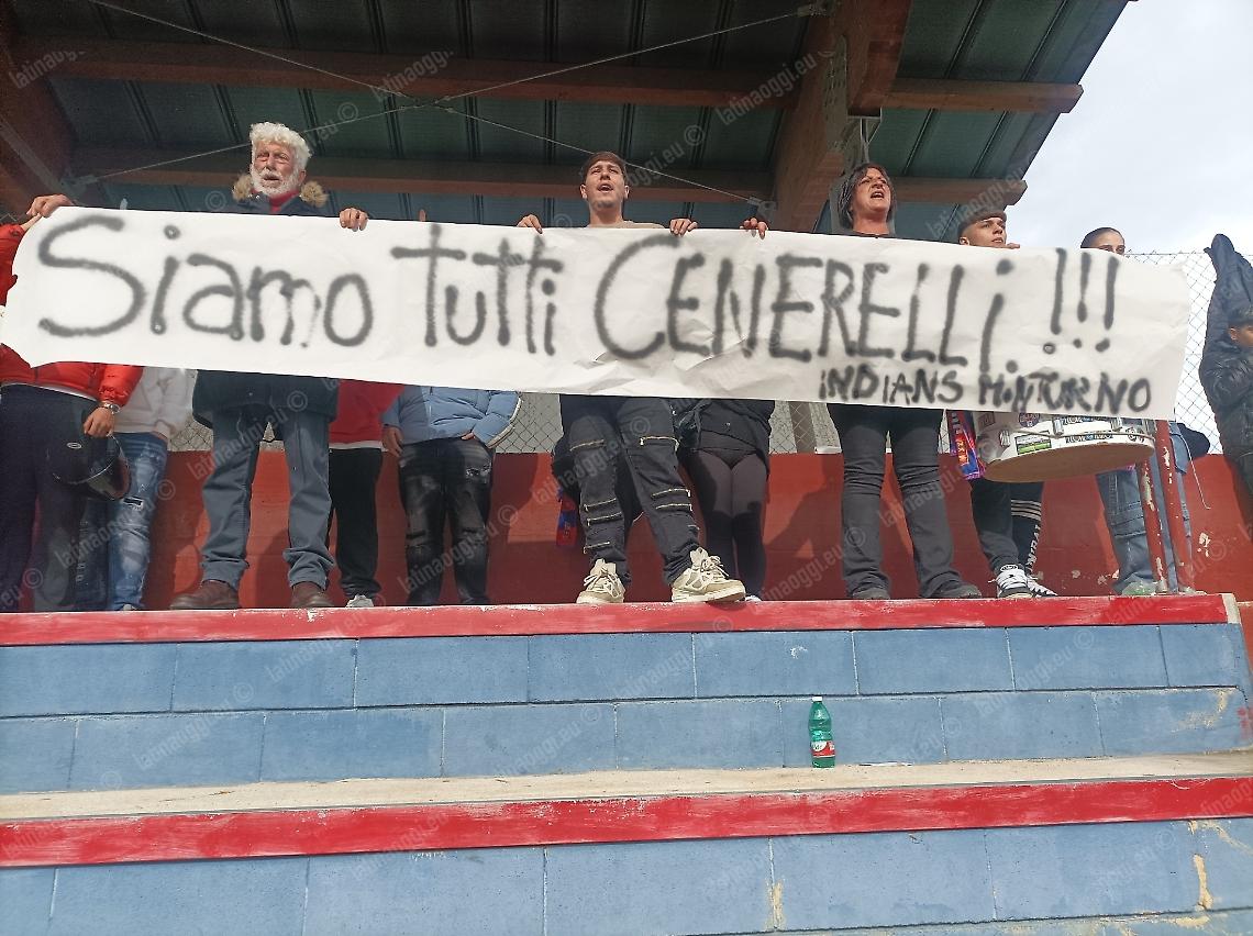 Offese omofobe in campo, i tifosi: "Siamo tutti Cenerelli"