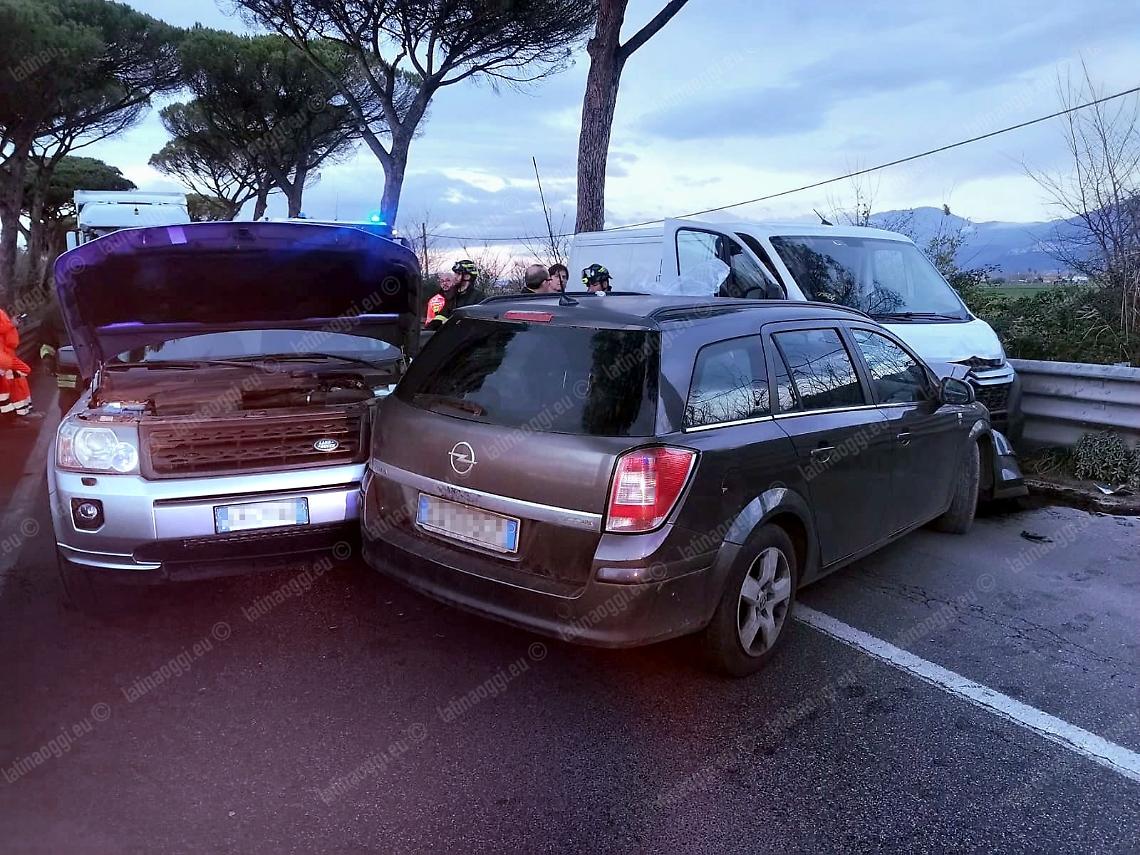 Due incidenti sull'Appia, traffico del rientro in tilt
