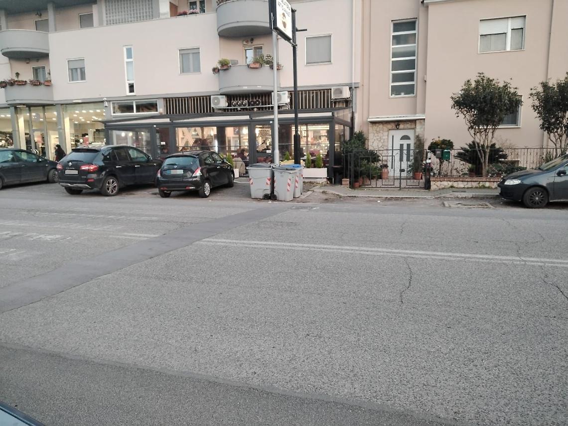 La terra trema da anni in un tratto di via della Stazione: i cittadini sollecitano interventi