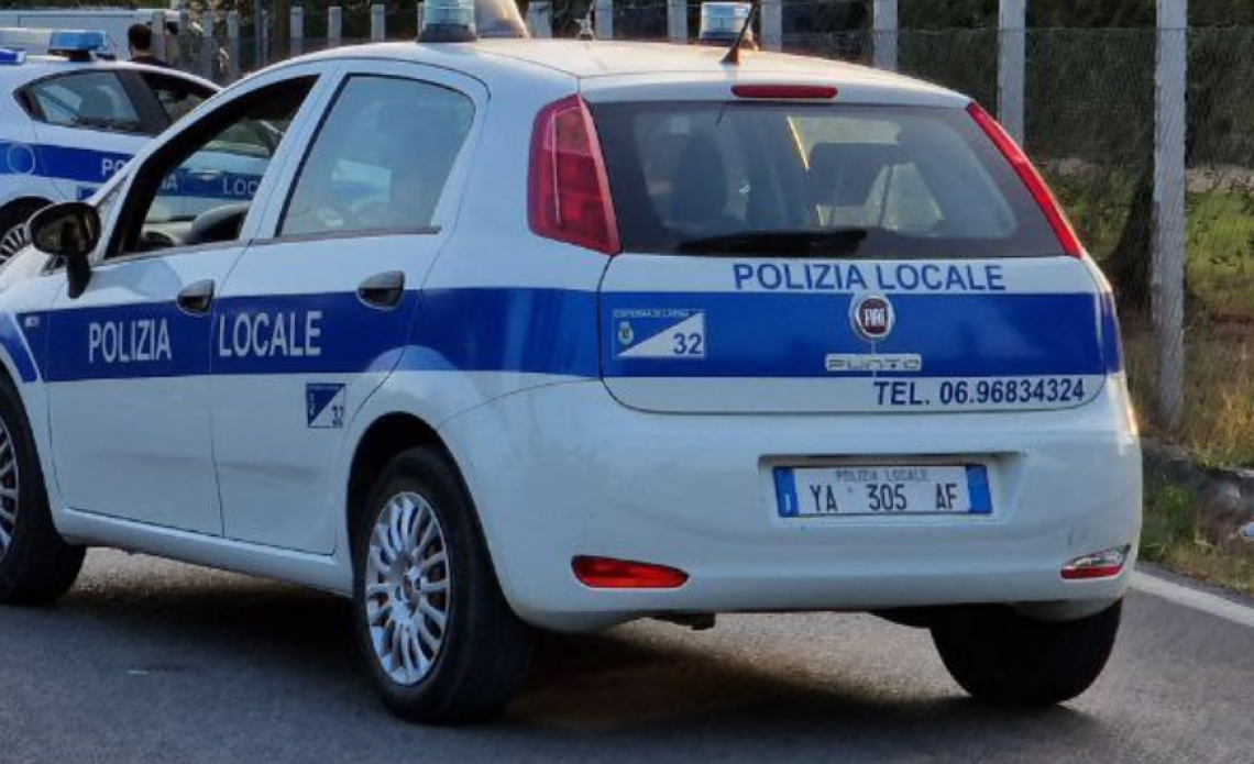 Maltempo, chiusa la tangenziale Appia per allagamento 